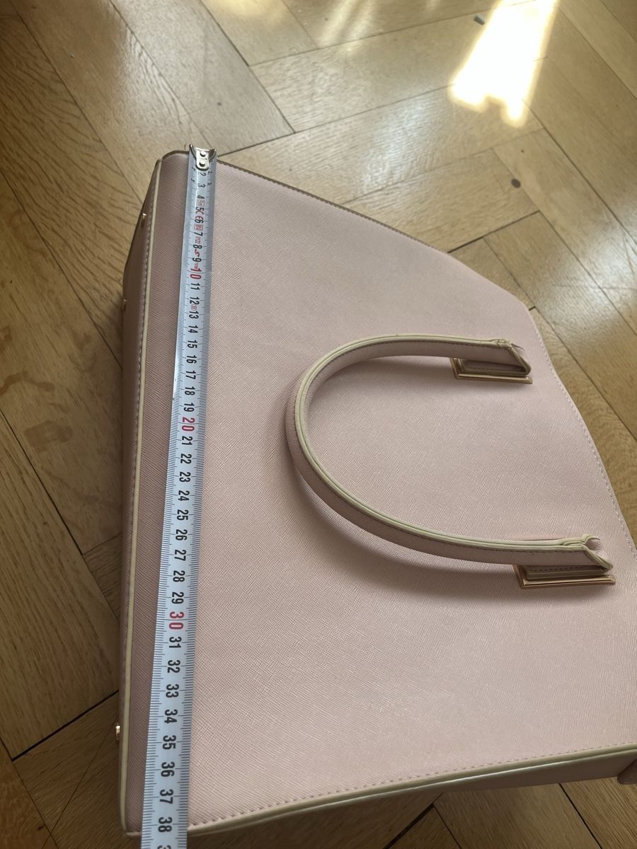 Taschen für Damen: Handtasche rosa – Gebraucht aus Olten von sae_82z2 1