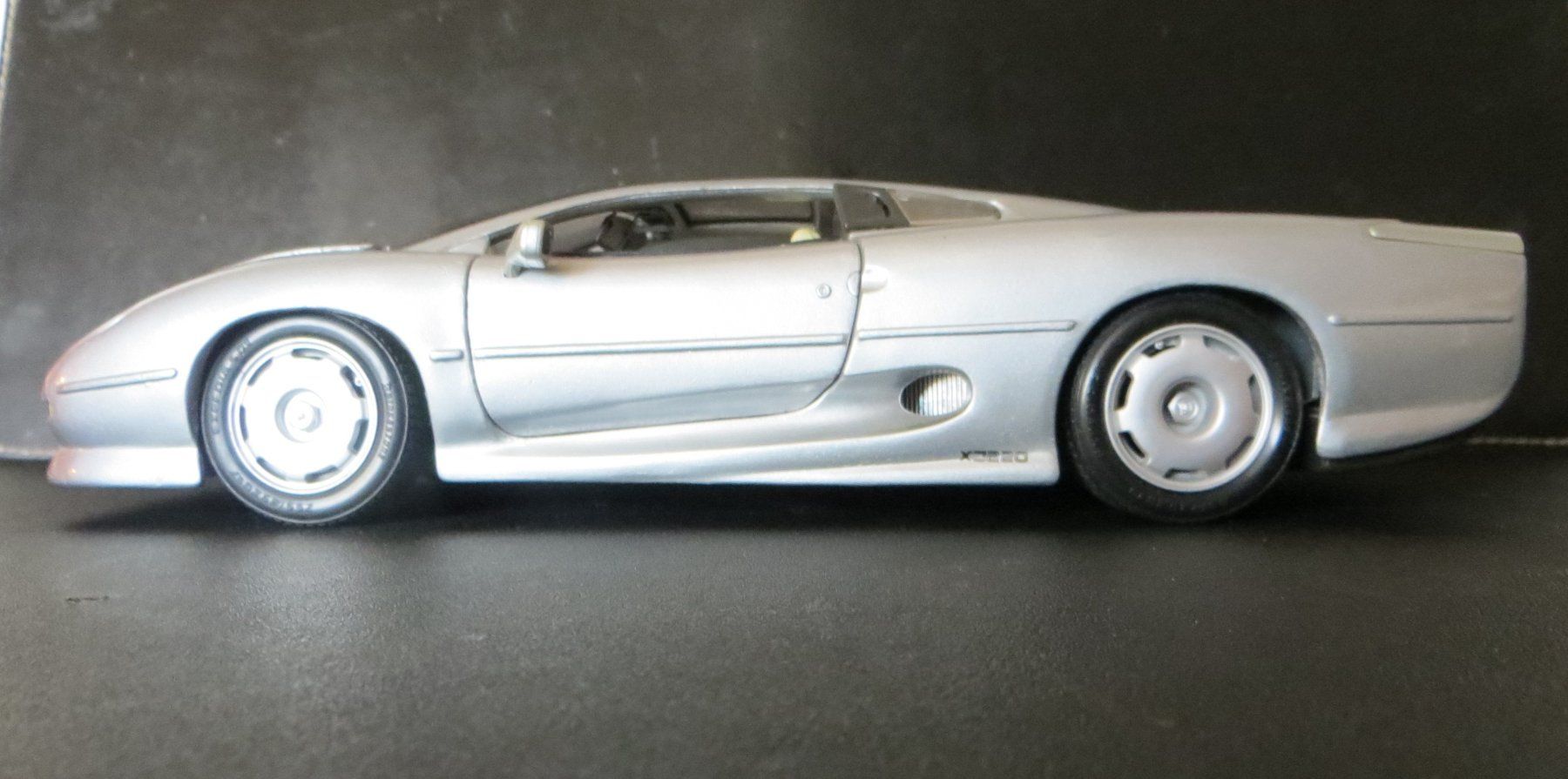 Maisto Voitures modèles: Jaguar XJ220 – D'occasion à Herisau par Simonalb 3