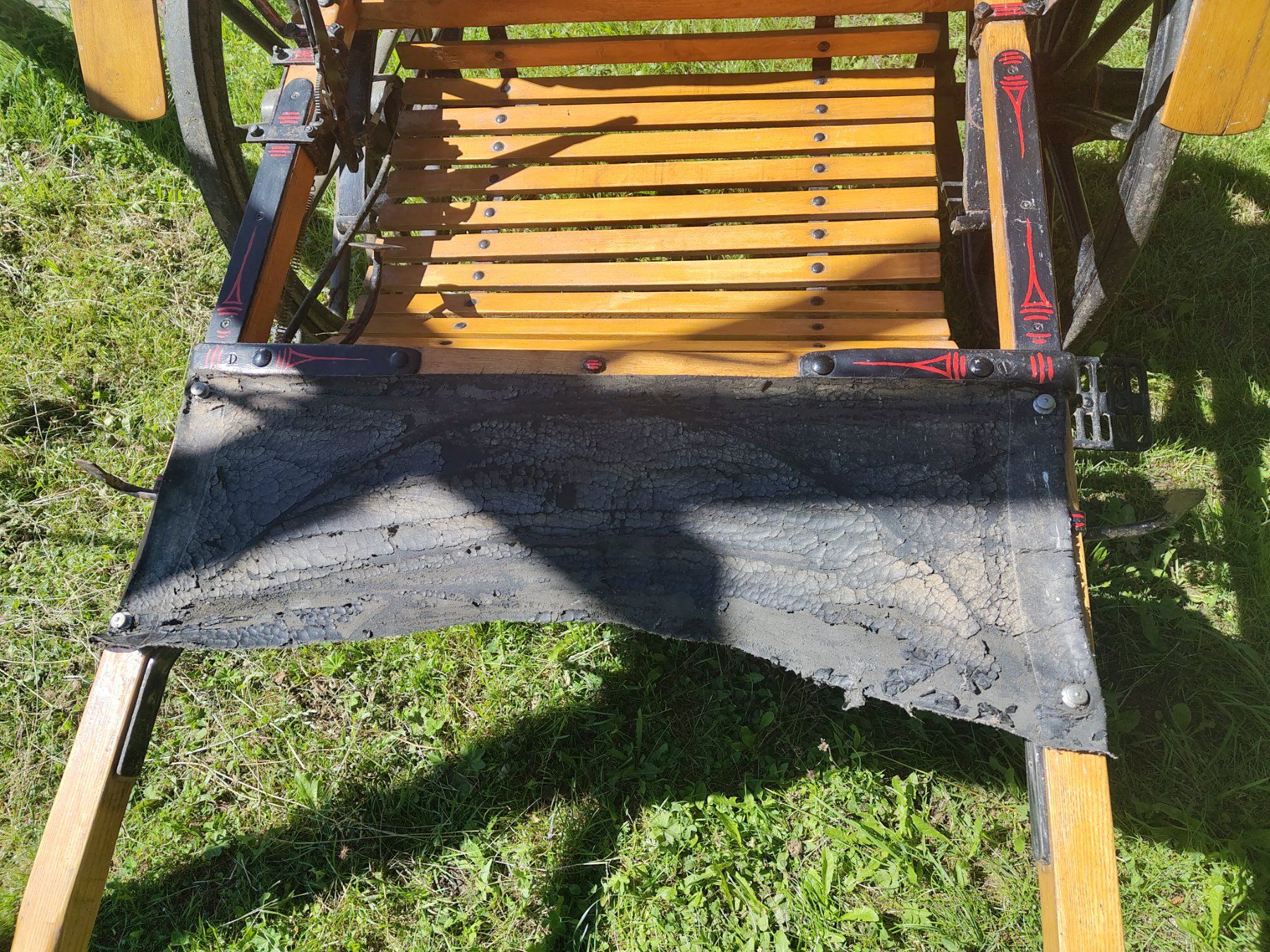 Carrozze: Restaurierte Einspänner Pferdekutsche mit roter Polsterung – Usato da Nunningen venduto da Stoffinator 3