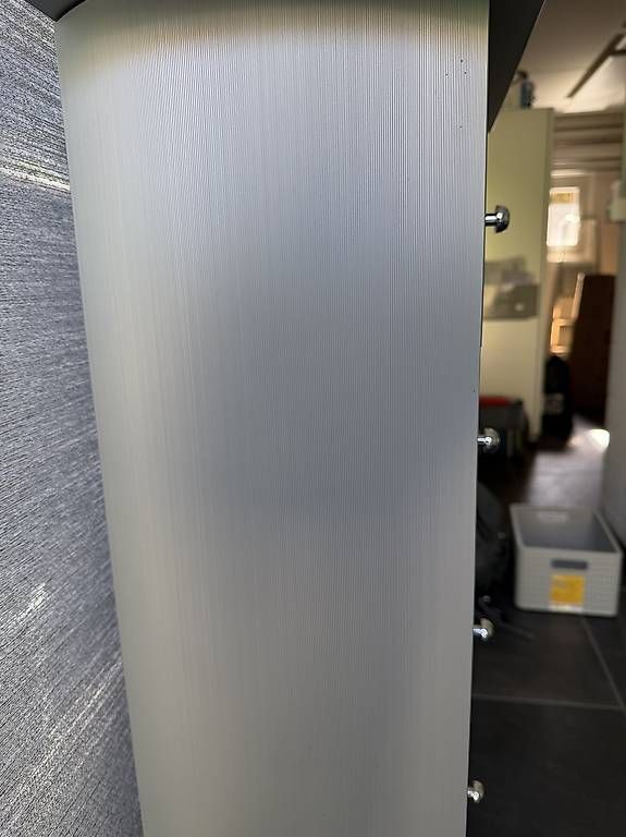 Pfister Kommoden: Schmale silberne Kommode mit 6 Spiegelschubladen – Gebraucht aus Biel-Benken BL von cor_rmw7 1