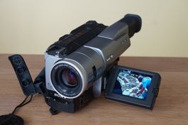 Sony TRV110E ...für Video8 Hi8 + Digital8 ... läuft !