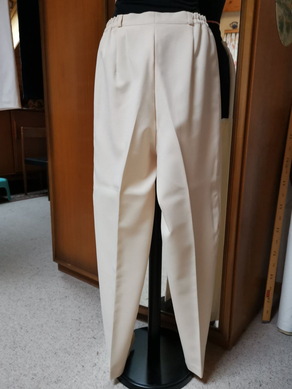 Pantalons: Damenhose beige – D'occasion à Seuzach par NaehdesignMirjam 1