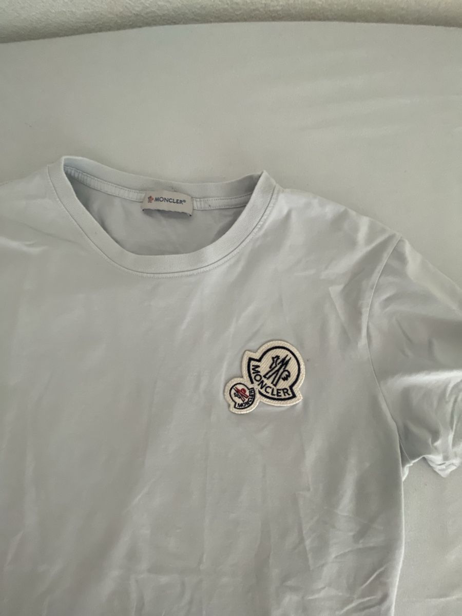 T-shirt: T shirt – Nuovo (secondo la descrizione) da Pratteln venduto da fra_rd8j