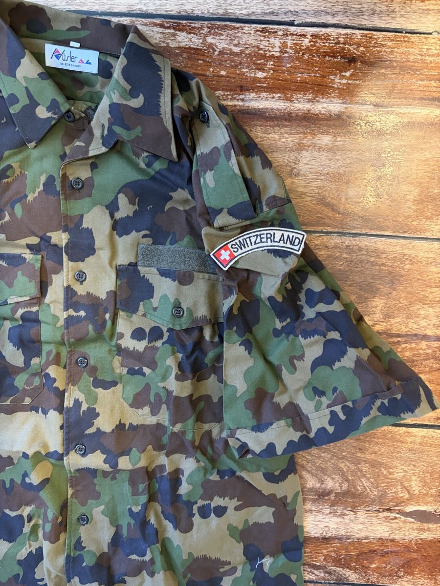 Schweizer Armee Camicie: Schweizer Armee Hemd kurzarm Tarnmuster – Usato da Langnau i. E. venduto da balu82 1
