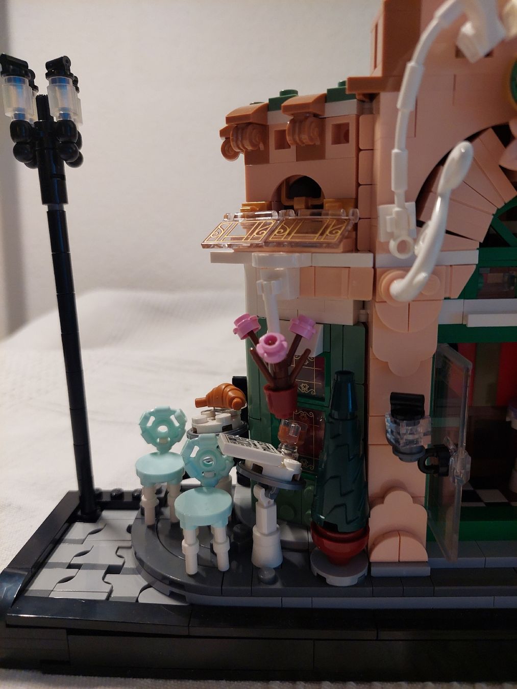 Lego Kit di costruzioni: Lego Icons 10362 – Usato da Embrach venduto da osi3 3
