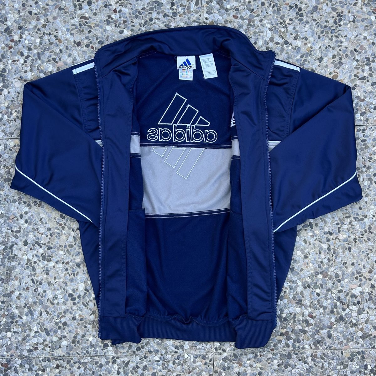 Adidas Giacche: Vintage Adidas embroidered Track Jacket – Usato da brent venduto da fukusapes 1