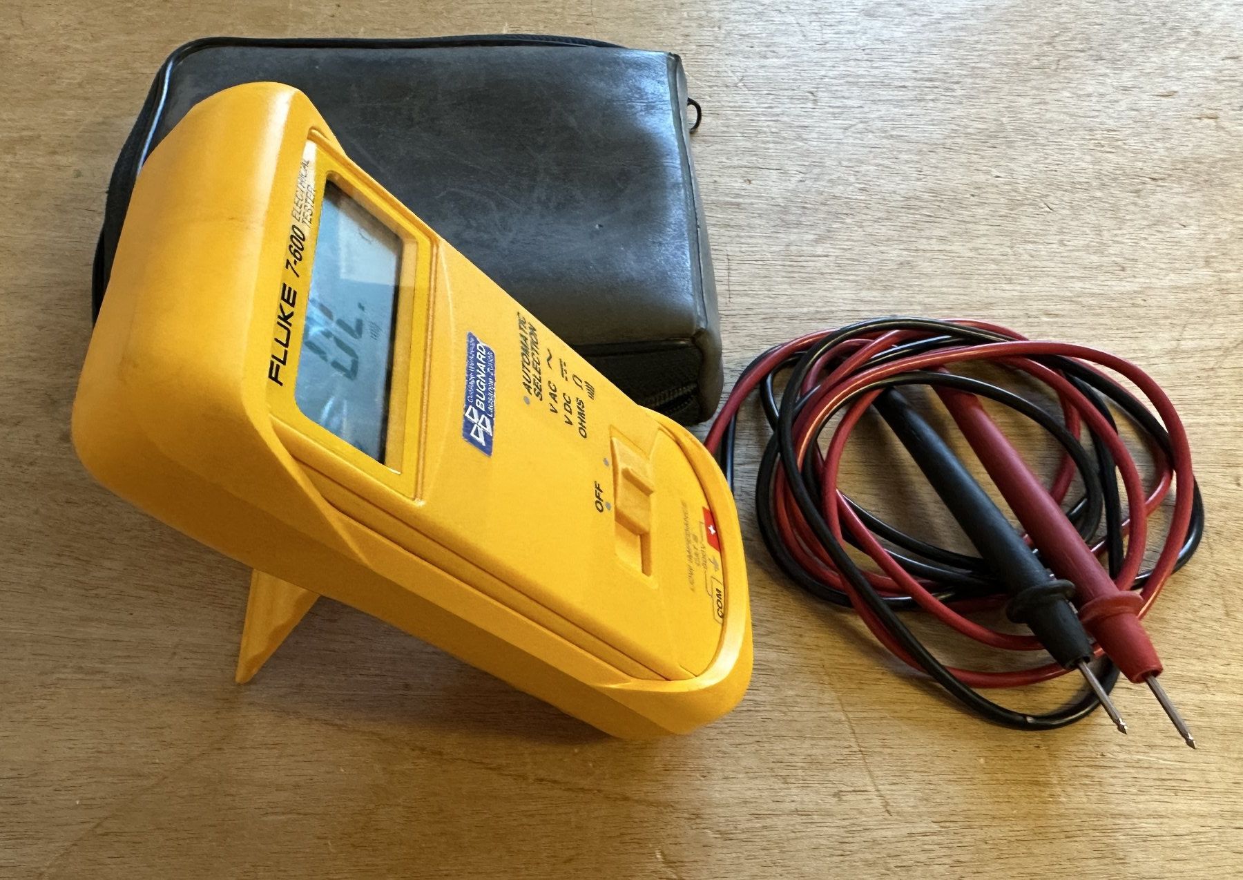 Fluke Misurare: Elektrisches Prüfgerät 7-600 FLUKE, Multimeter – Usato da Hergiswil NW venduto da hpb_9bvx 2
