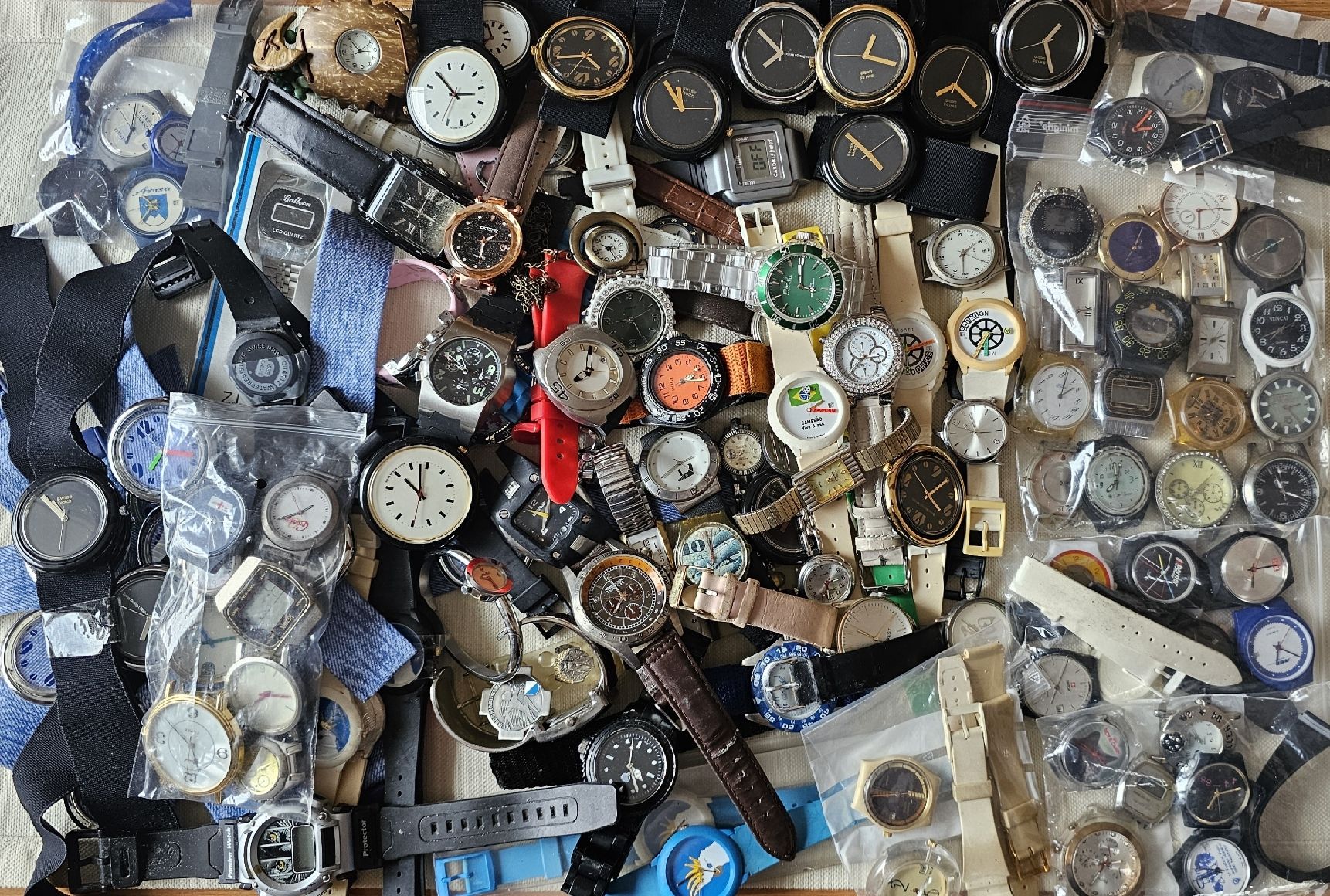 Orologi: Unkontrolierte Uhren Lot  – Difettoso da Speicher venduto da Lemore