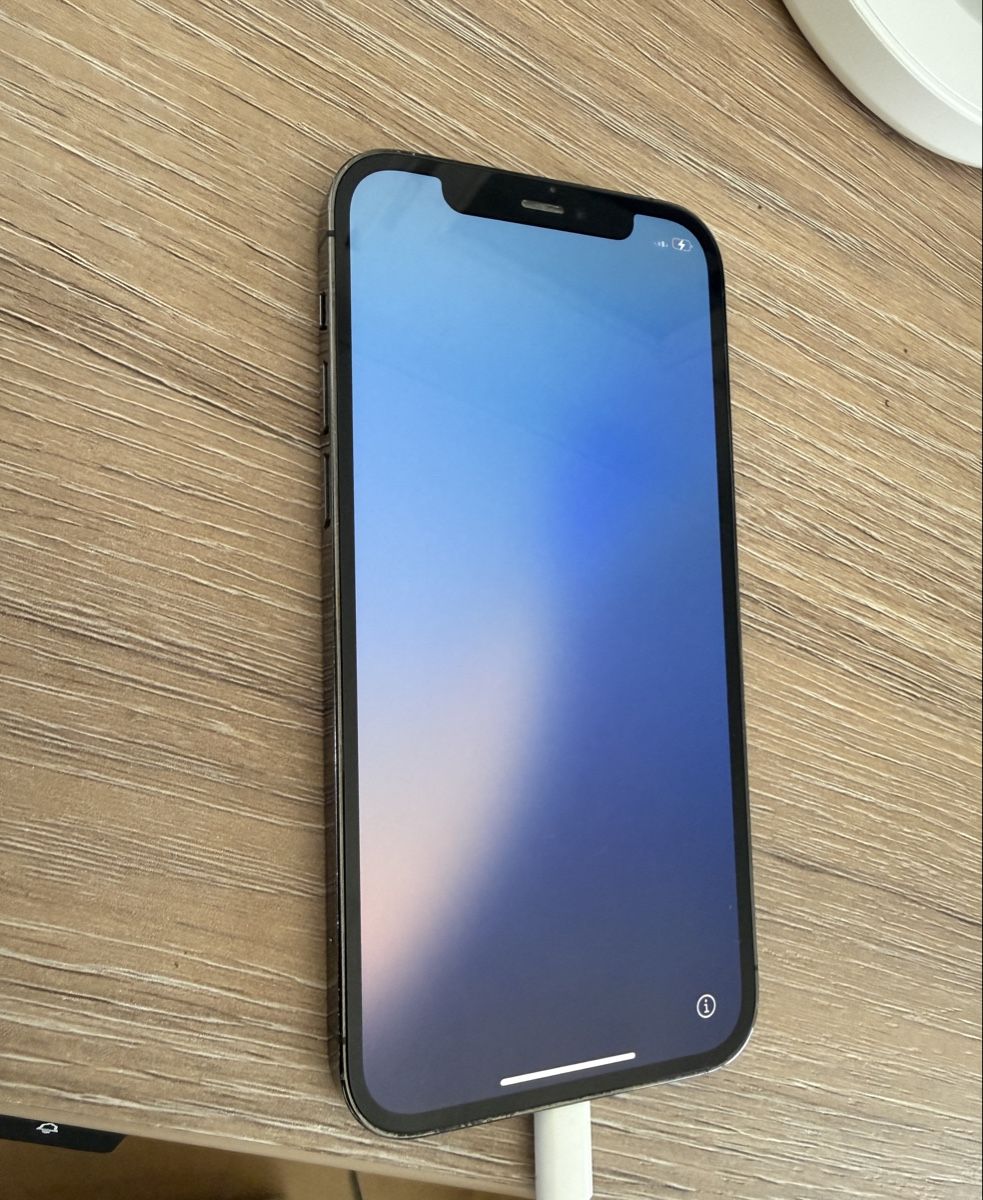 Apple Telefoni cellulari / Smartphones: Iphone 12 Pro - 512GB - Space Grey – Usato da Biel/Bienne venduto da Sony56