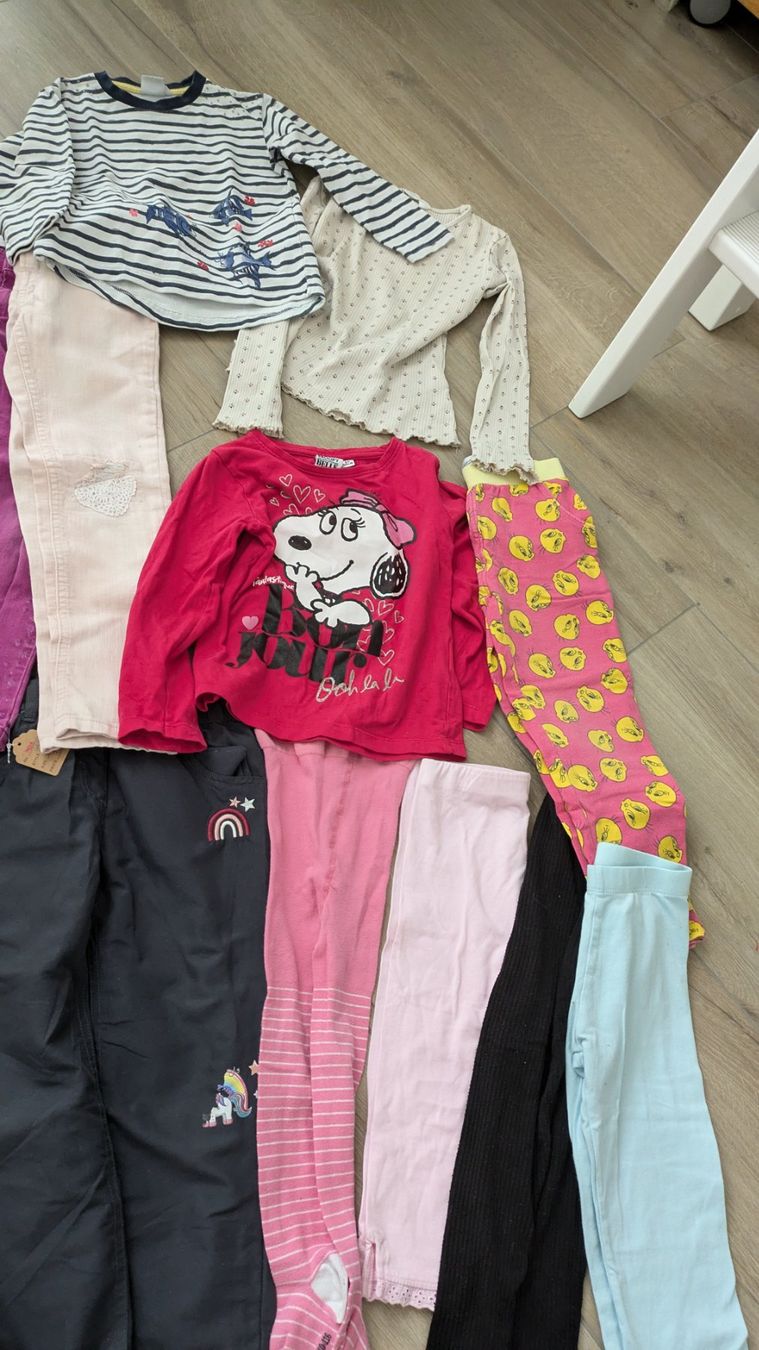 Lotti & Set di vestiti: Mädchen Kleiderpaket - 110/116 inkl. Zeichenschule – Usato da Staufen venduto da Fleby84 2