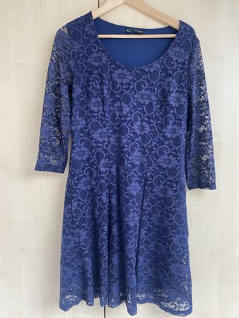 Bodyflirt Kleid mit Spitzen von Bonprix (Gr. 40/42)