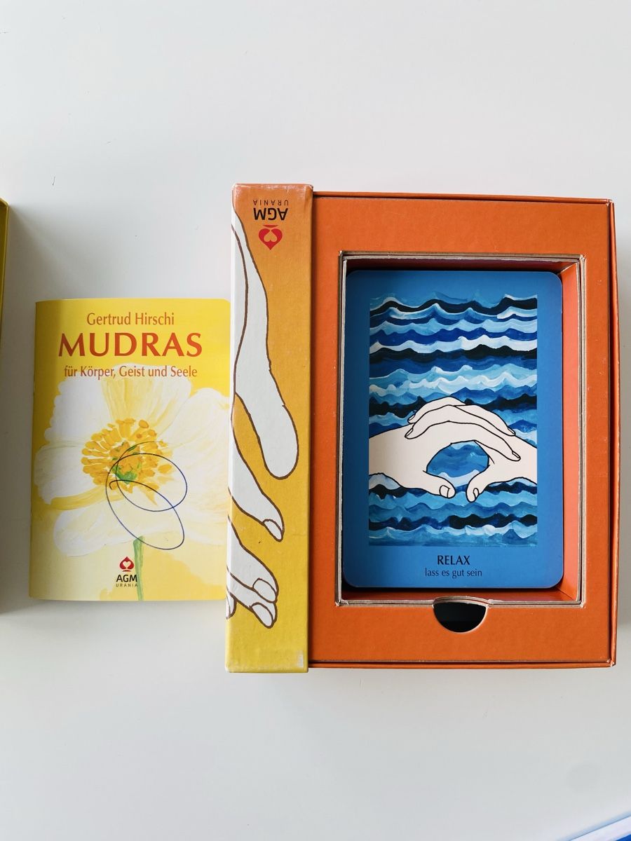 Libri: gertrud hirschi mudras – Usato da adliswil venduto da PRELOVED_ 1