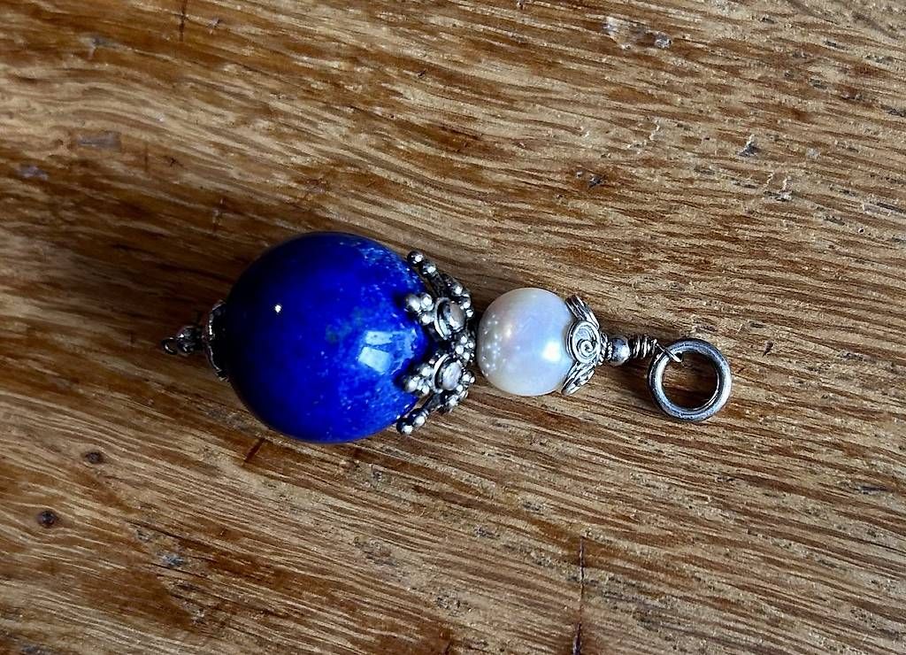 Pendentifs: anhänger mit lapislazuli silber und perle – Neuf avec emballage d'origine à flims dorf par schmetterling61281