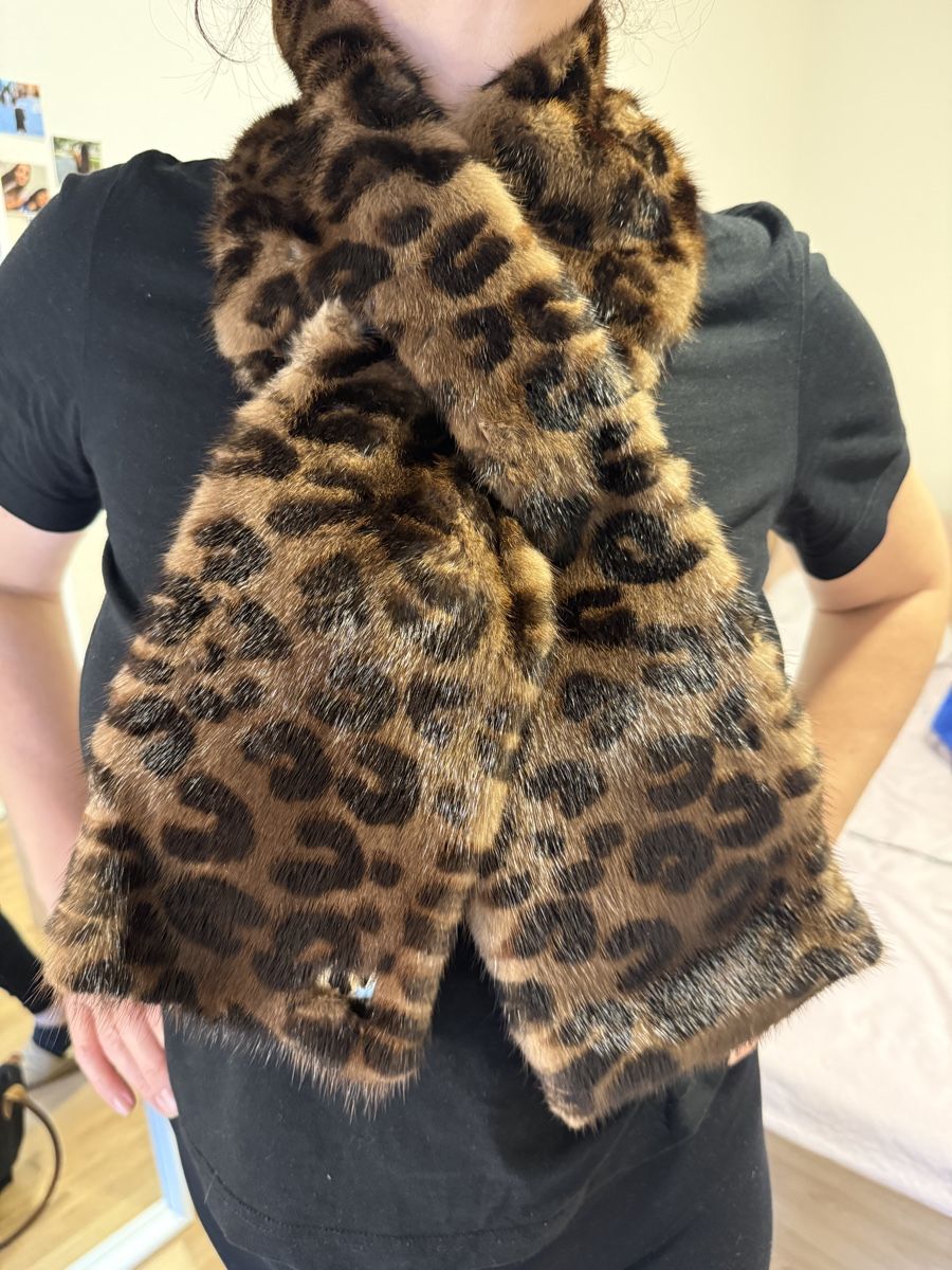 Louis Vuitton Foulards, Tücher & Schals: Louis Vuitton Schal Leo-Look Pelz – Neu und originalverpackt aus Basel von kal_l6ms 1