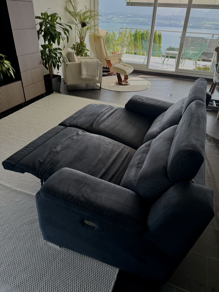 Divani: Comfortable Grey 2-Seater Sofa – Usato da Oberhofen Thun'see venduto da mgncrk 3