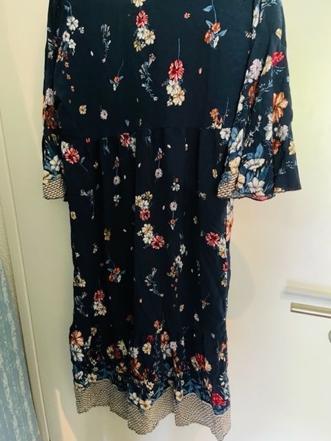 Vestiti: New Summer Dress – Nuovo e nell'imballaggio originale da Zürich venduto da Alpen209 1