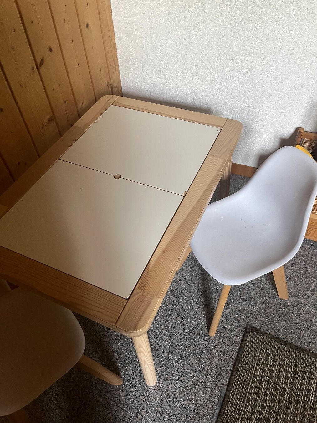 Ikea Tables: flisat Kindertisch mit 2 Stühlen – D'occasion à Bigenthal par alpsommer25