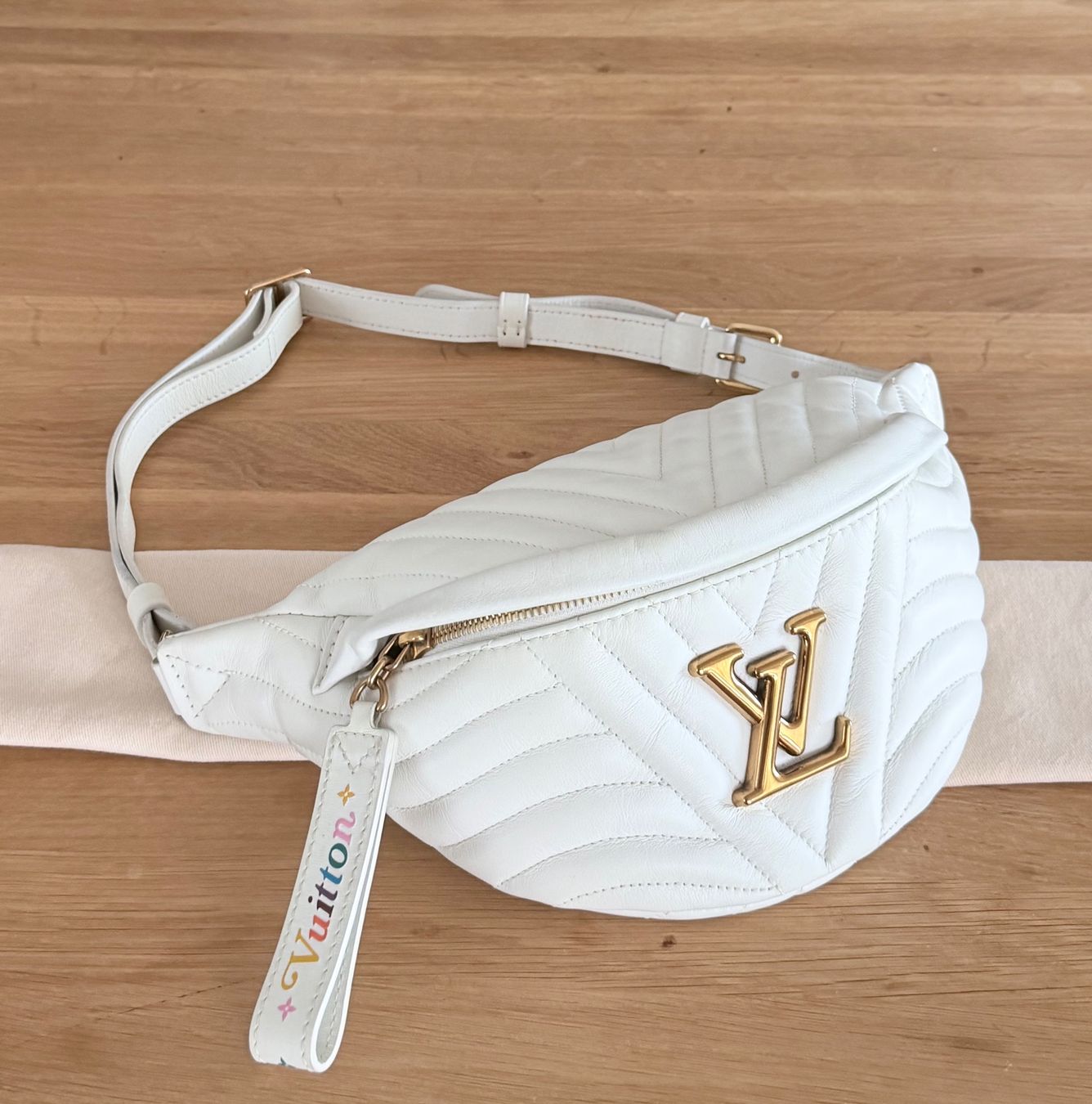 Louis Vuitton Borse da donna: Louis Vuitton New Wave Bumbag – Usato da Reinach AG venduto da RobbisB