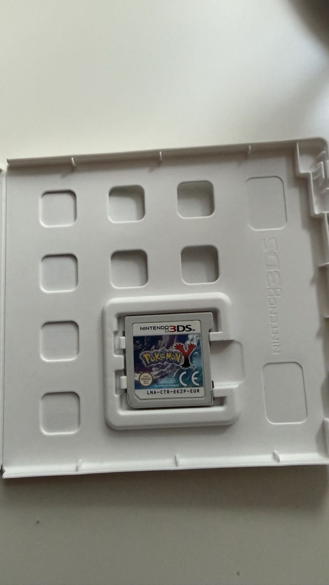 Pokémon Giochi: Pokemon Y – Usato da Effretikon venduto da i0wnex_99 3