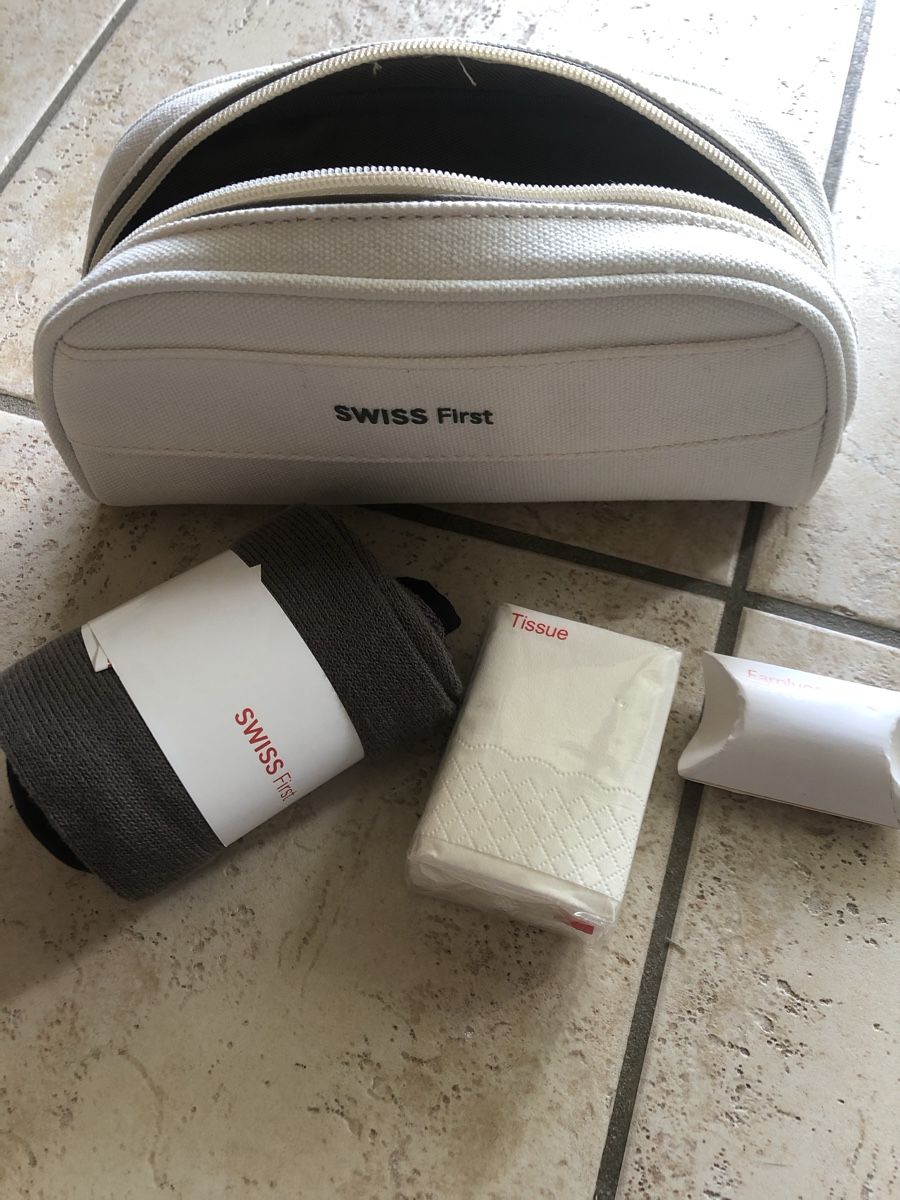 Kosmetikkoffer: Swiss First Class - Amenity Kit – Neu (gemäss Beschreibung) aus Chêne-Bourg von sienna8245 2
