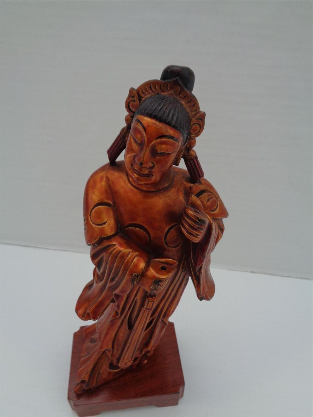 Sculture & Statue: China geschnitzte Holzfigur auf Sockel – Usato da Chur venduto da omonia 1