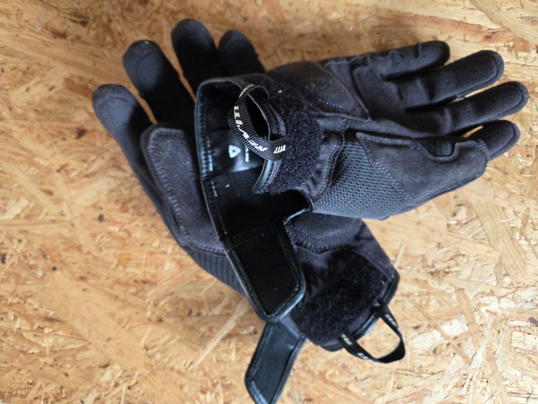 Guanti & manicotti: Motorradhandschuhe Grösse L – Usato da Lausen venduto da 04362 4