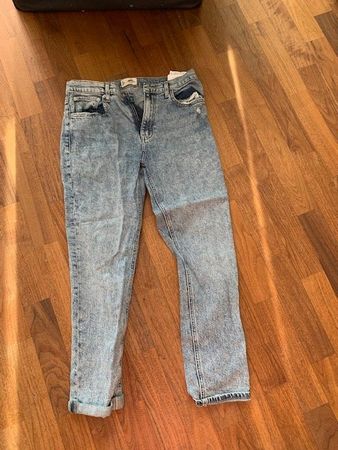 Jeanshose Grösse 40, klein geschnitten