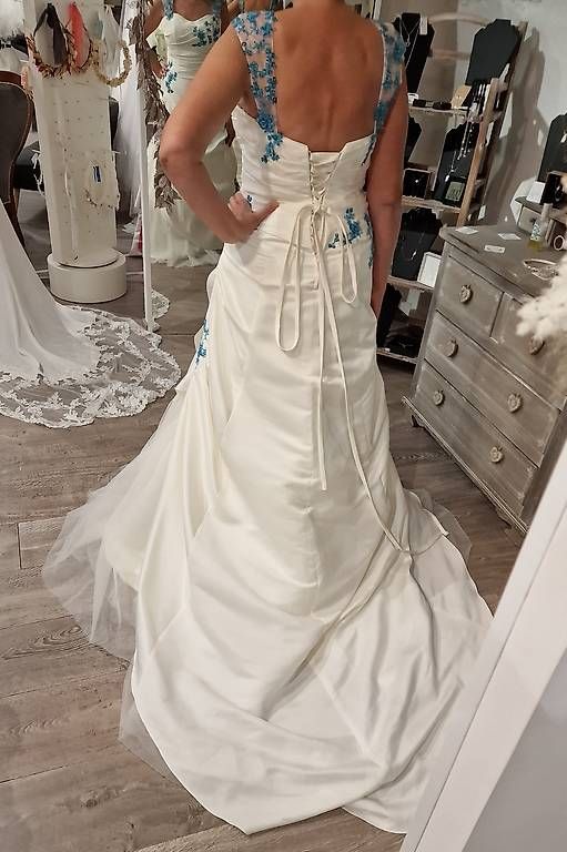 Vestiti: Robe de mariée à vendre – Usato da Vauderens venduto da isa_gs2j