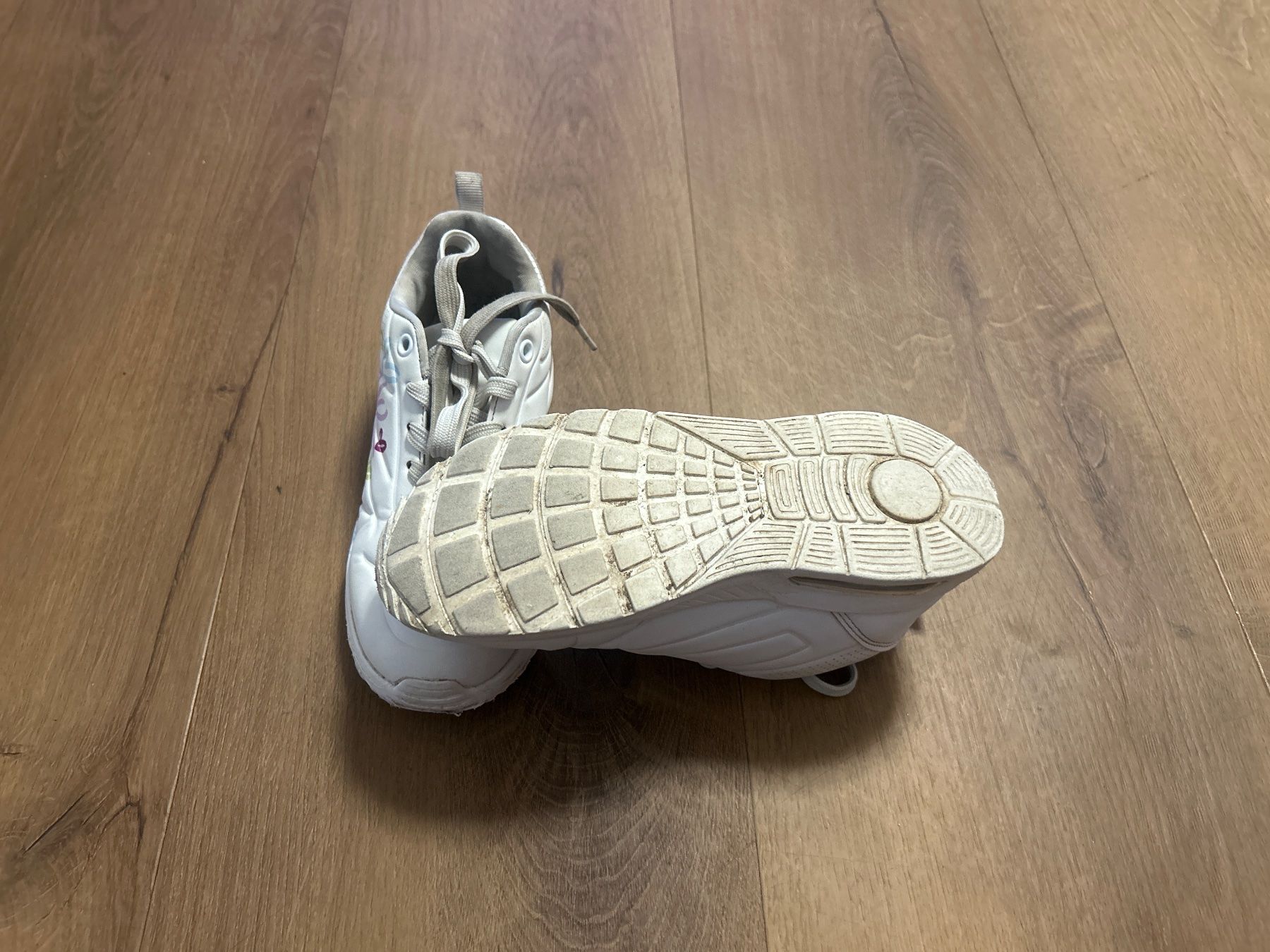 Scarpe per ragazze: Mädchen Sneakers Turnschuhe weiß Gr 33 – Usato da Regensdorf venduto da Spyke55 2