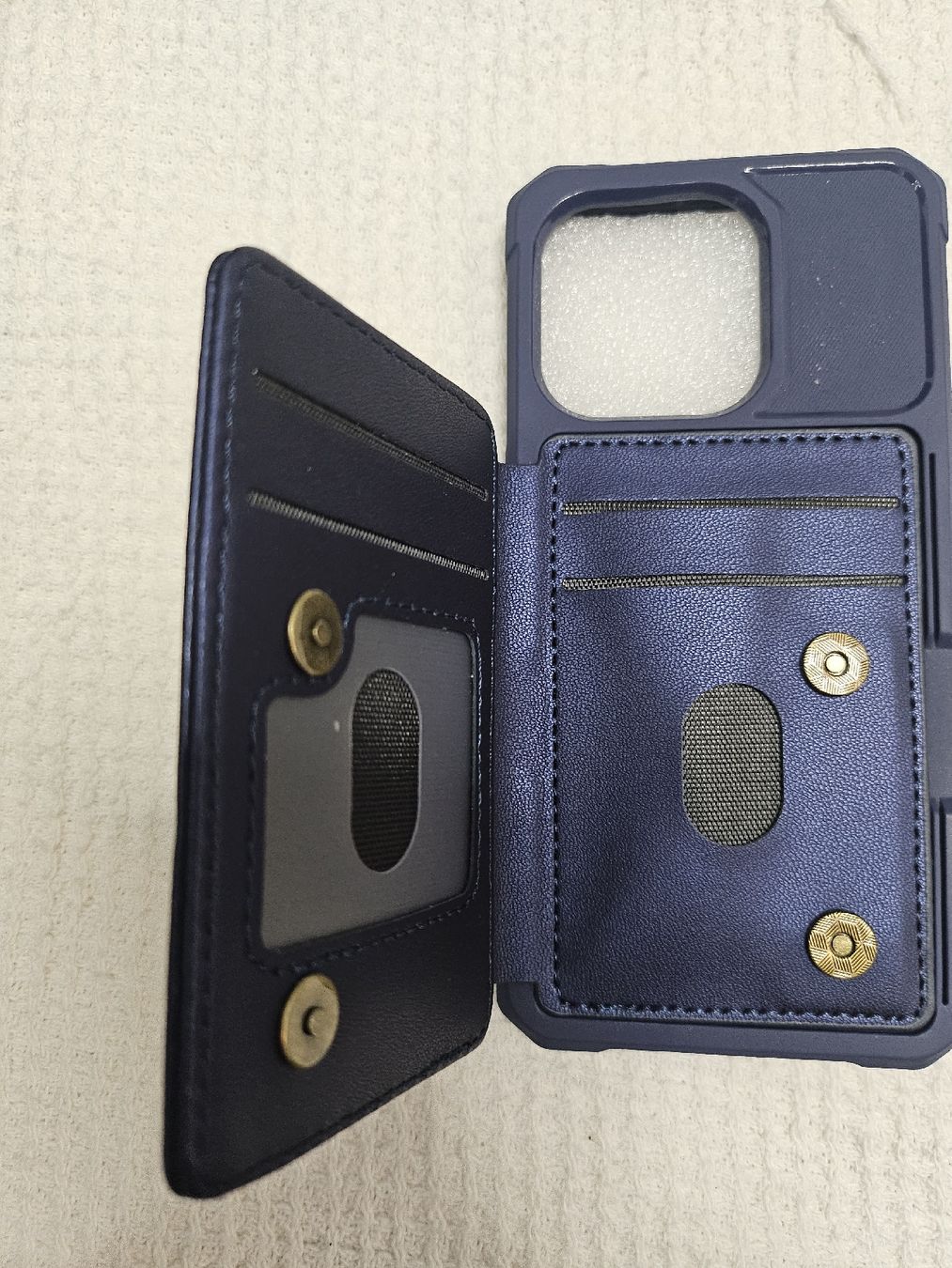 Apple Cover & Protezioni schermo: Hülle Iphone 14 ProMax – Nuovo e nell'imballaggio originale da Sirnach venduto da Dglarnerin72 1