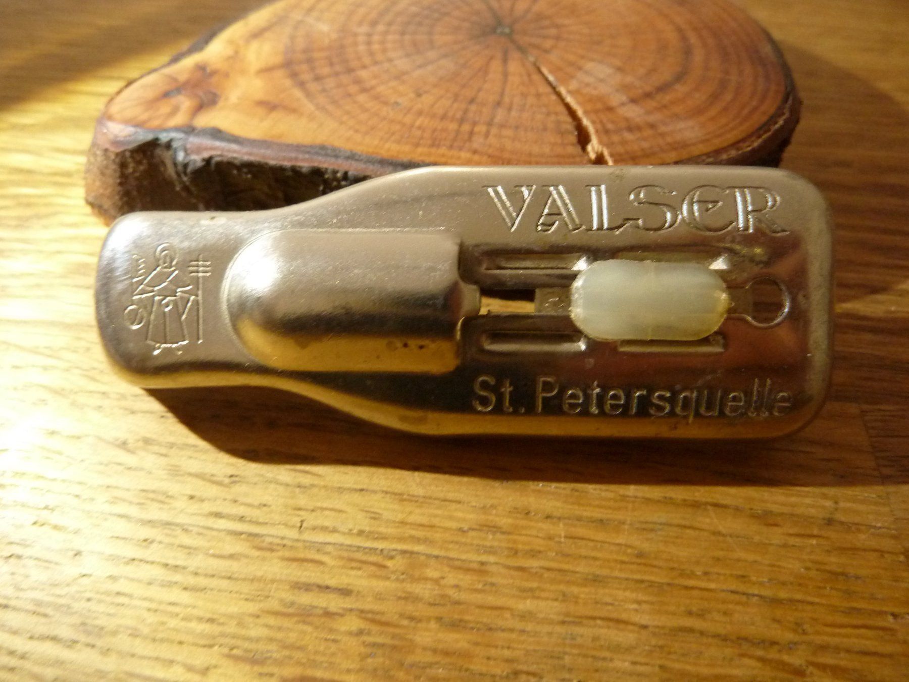 Apribottiglie & Tappi per chiusura: Flaschenöffner Verschluss VALSER antik – Usato da Hochfelden venduto da swissice 1