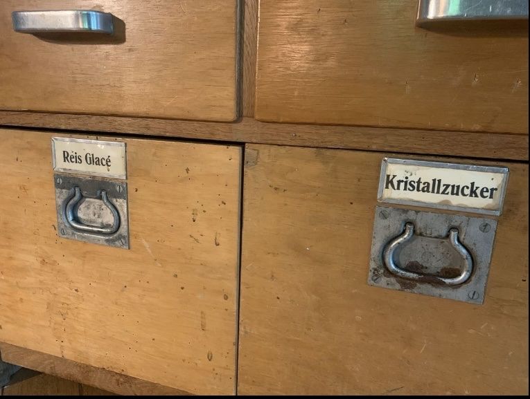Allestimento di negozi e stand fieristici: Verkaufstheke / Sideboard / Kommode / Krämertheke – Usato da Biel/Bienne venduto da Munzi007 1