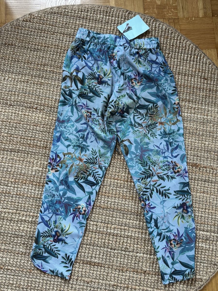 Pantalons: Pantalon Kaffe – D'occasion à Neuchâtel par cam_lf7y 2