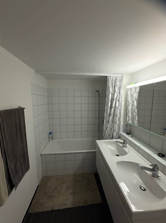 Alterna Armadietti a specchio: Spiegelschrank mit LED-Beleuchtung – Usato da Wettingen venduto da mjs_wcm5