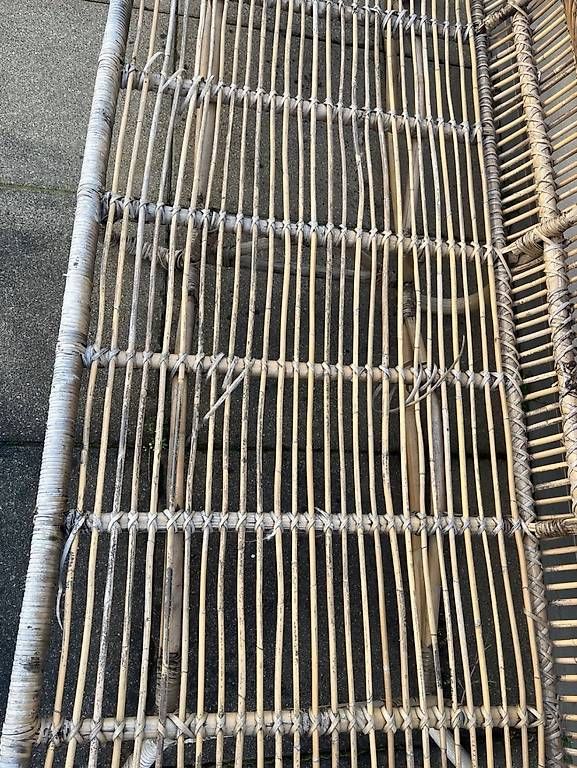 Beliani Set de table et chaises: Echtholz Rattan Sofa mit Tisch Gartencouch Terassenmöbel – D'occasion à Basel par Paubaer 1