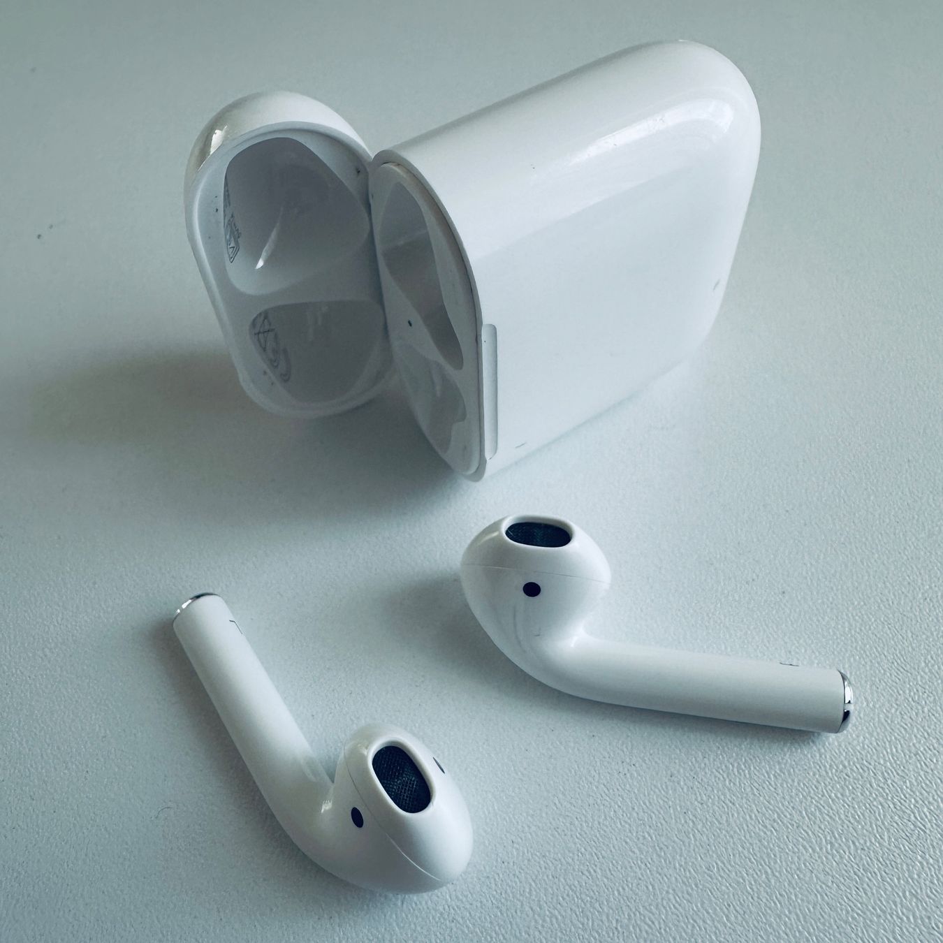 Apple Cuffie: Original Apple AirPods 2 Kopfhörer Wireless Lightning Kabel – Usato da Basel venduto da MY.AIRPODS.SHOP 3