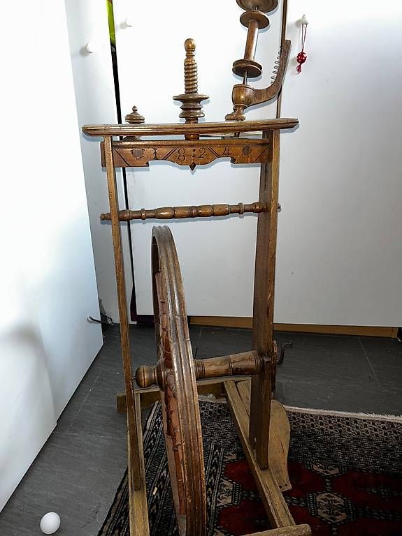 Spinnräder: Spinnrad - Antik  – Gebraucht aus Luzern von sim_5hkz 2