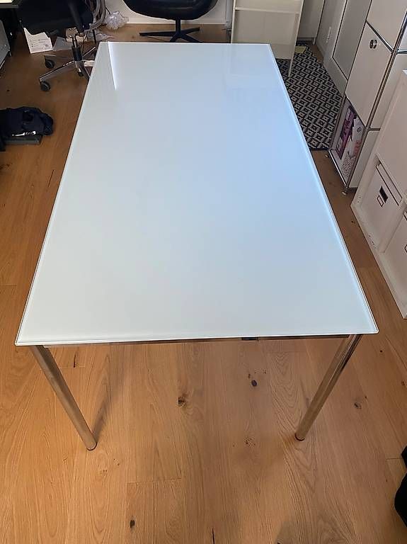 Tables: USM-Tisch (Imitat von System 4) – D'occasion à Hombrechtikon par Tech-Maus 2