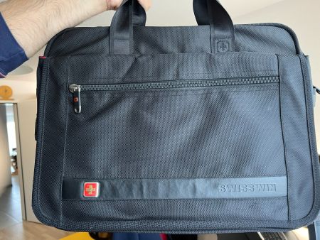 Laptoptasche Swisswin schwarz gebraucht mit abgenutze Griffe