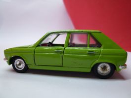 Peugeot 104 - grün - altes Modell von Solido 1972 !!