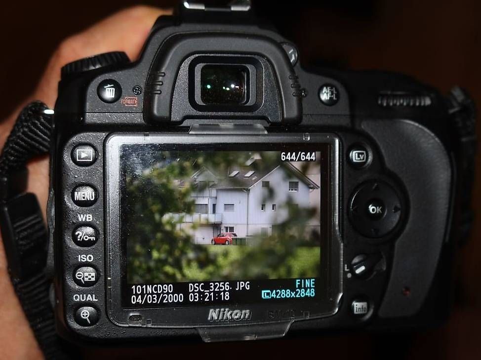Nikon Fotocamera: Nikon D90 mit Reisezoomobjektiv – Usato da Altdorf UR venduto da Biker7 2