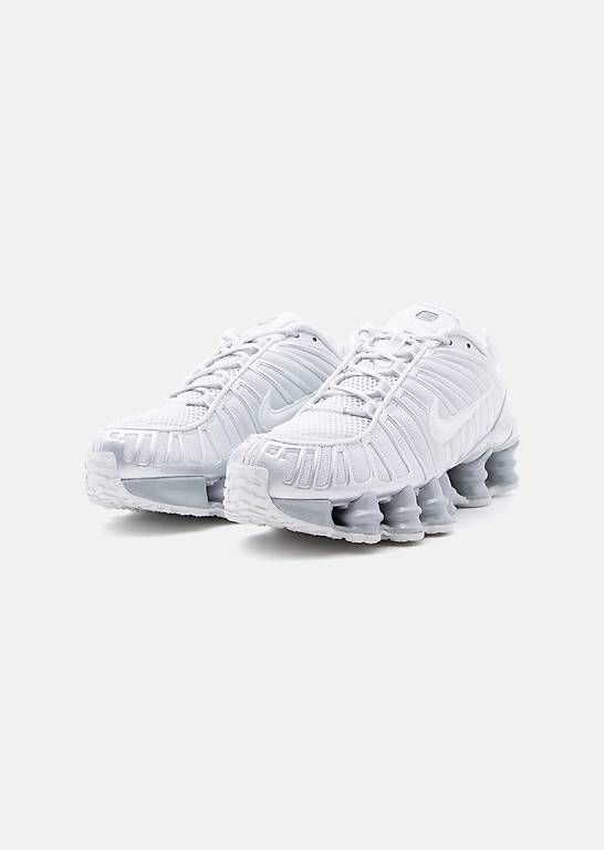 Scarpe da uomo: Nike SHOX SE Sneaker low silber – Usato da Pratteln venduto da Izabela._. 1