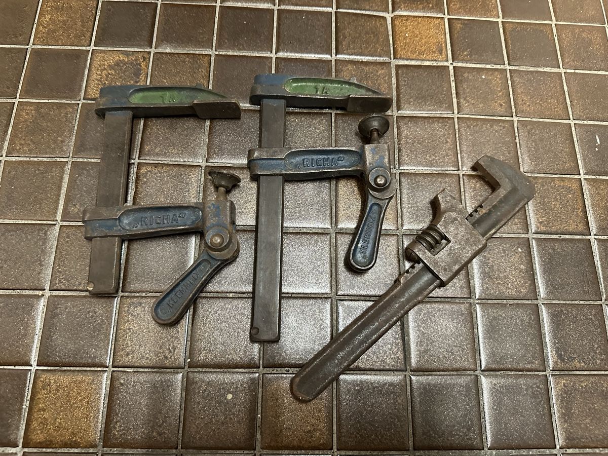 Tous les outils: Schraubzwingen  – D'occasion à Oberengstringen par Affeier0