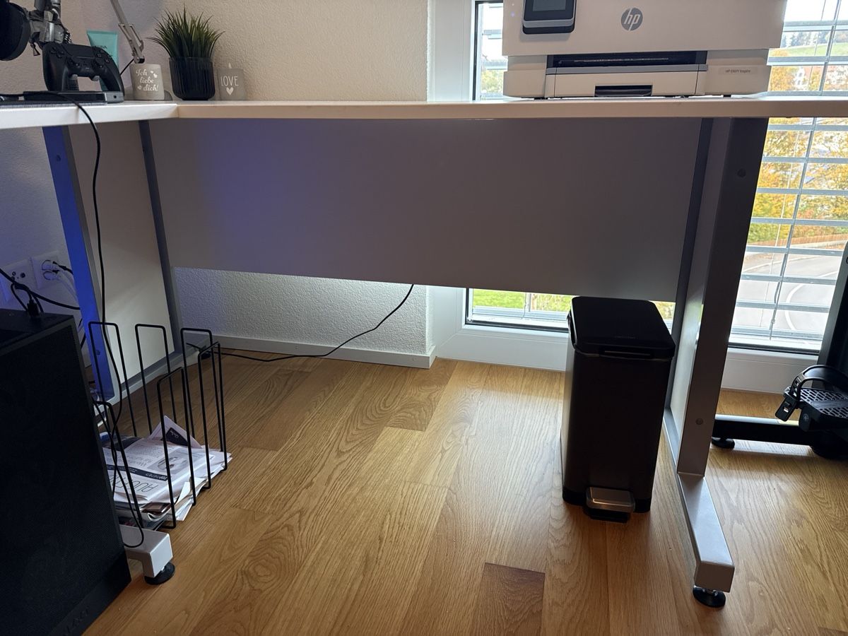 Scrivanie: Schreibtisch | 150x80cm | Weiss – Usato da Hauptwil venduto da mii_w8vx 1