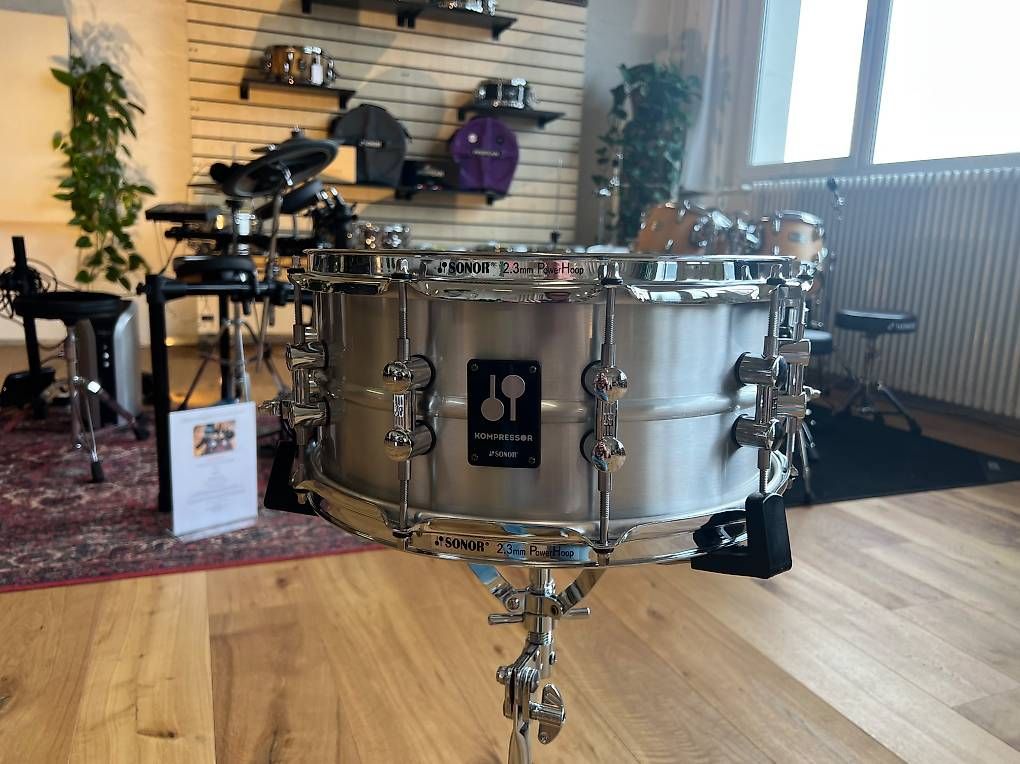 Sonor Musikinstrumente: Snare Drum SONOR Kompressor KS 14x6.5 SDA Aluminium – Gebraucht aus Schönenwerd von MIH_Obrecht