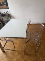 Esstisch mit weisser Glasplatte + 4 IKEA TOBIAS Stühle