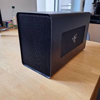 Razer Core X eGPU inkl. Sapphire Radeon RX Vega64 8GB