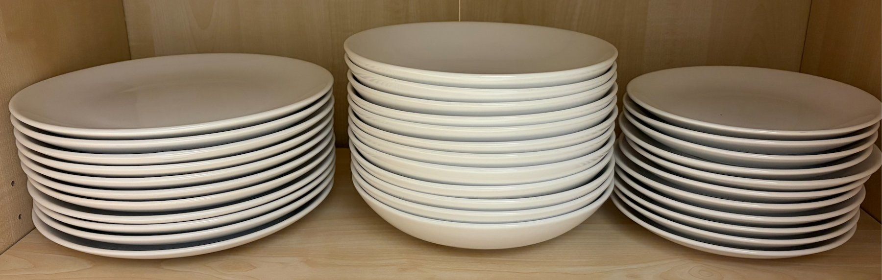 Ikea Set di piatti: Geschirr- und Besteck Starterset – Usato da Baden venduto da zebra-.-
