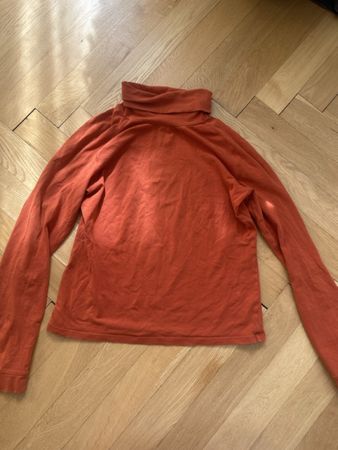 oranger Rollkragen Pullover