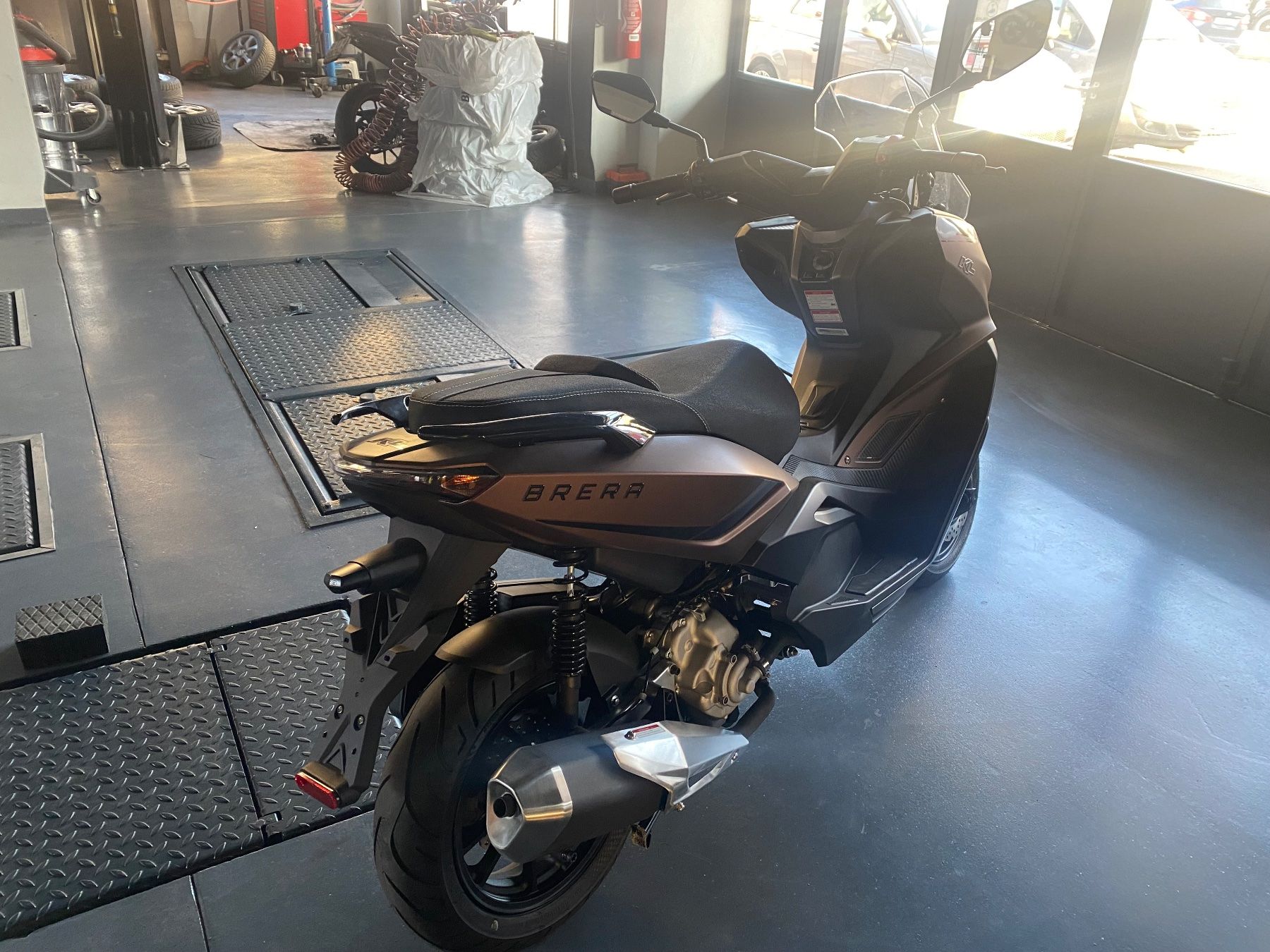 Scooter: Kl Brera 300 – Nuovo (secondo la descrizione) da Agno venduto da inf_h6y9 2